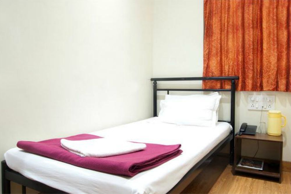 Hotel Kumkum Mumbai Exterior photo